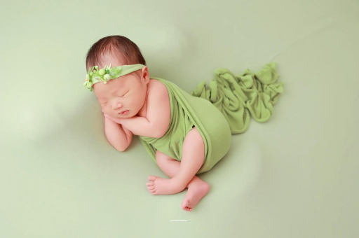 梅州宝宝拍嗝吐奶