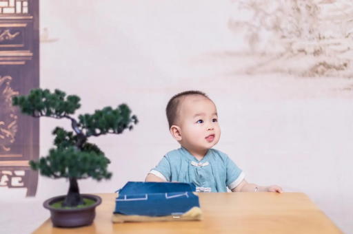 梅州三个月宝宝抬头不稳